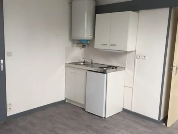 Studio 1 pièce 17 m² 
