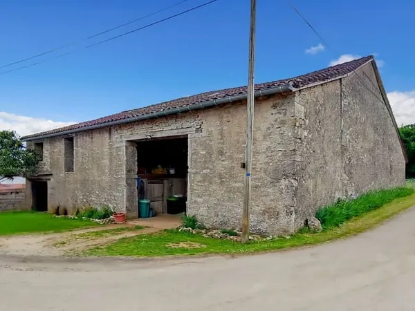 Maison 1 pièce 250 m² 