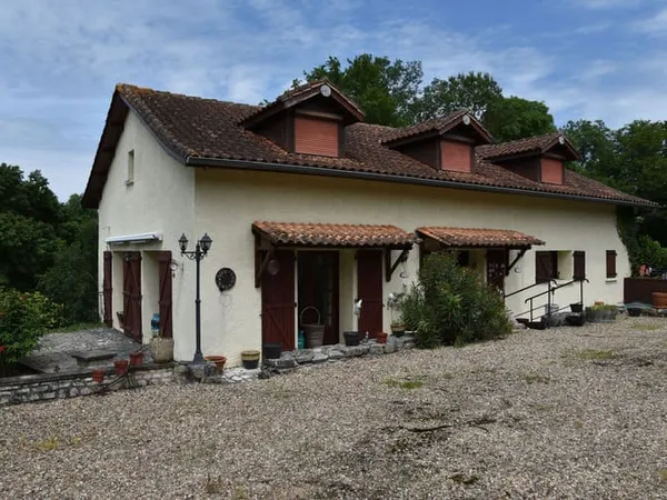 Maison 7 pièces 229 m² 