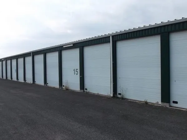 Box de stockage 32 m² 