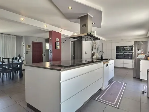 Maison 6 pièces 187 m² 