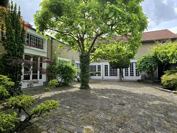 Maison 5 pièces 292 m² 