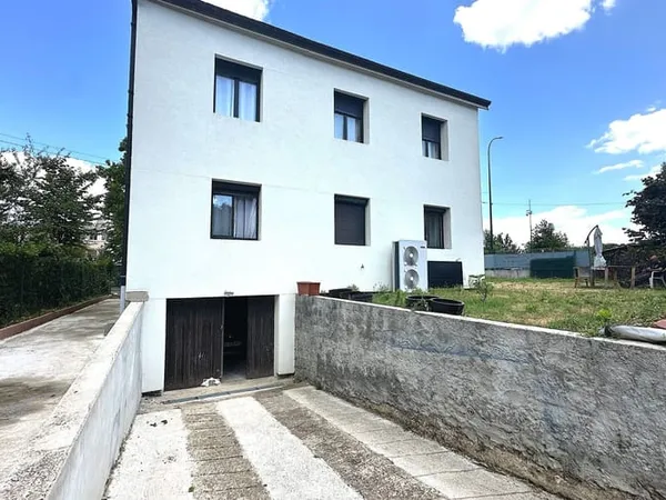Maison 7 pièces 195 m² 