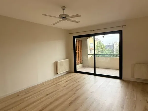 Appartement 2 pièces 77 m² 