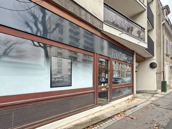 Bureaux 81 m² 