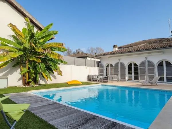 Maison 7 pièces 257 m²
