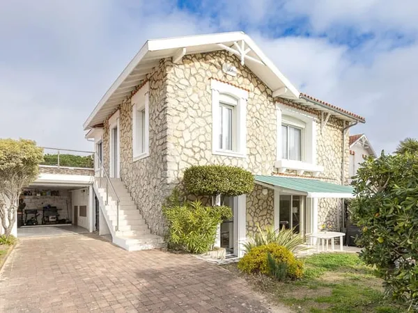 Maison 4 pièces 138 m² 