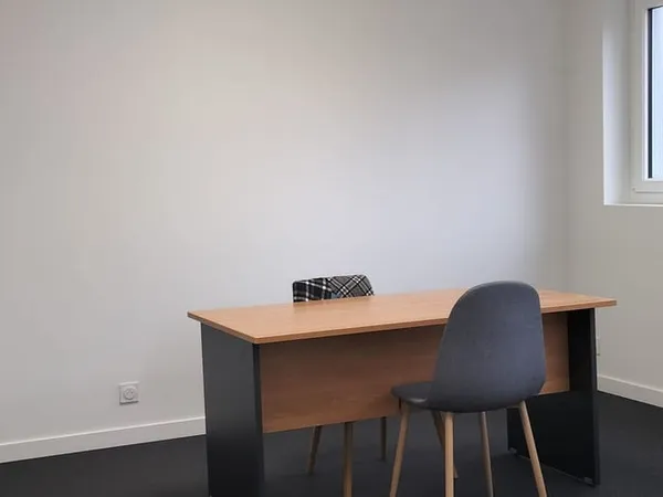 Bureau Location Séné   350€