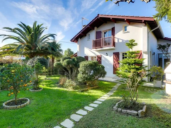 Maison 5 pièces 145 m² 