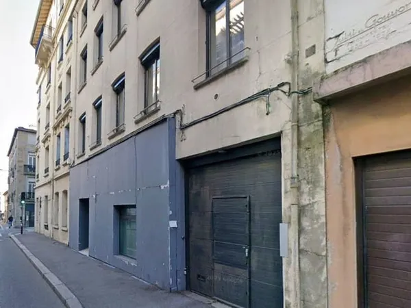 Parking/Garage 