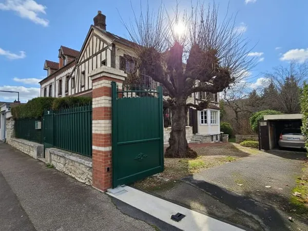 Maison 6 pièces 202 m² 