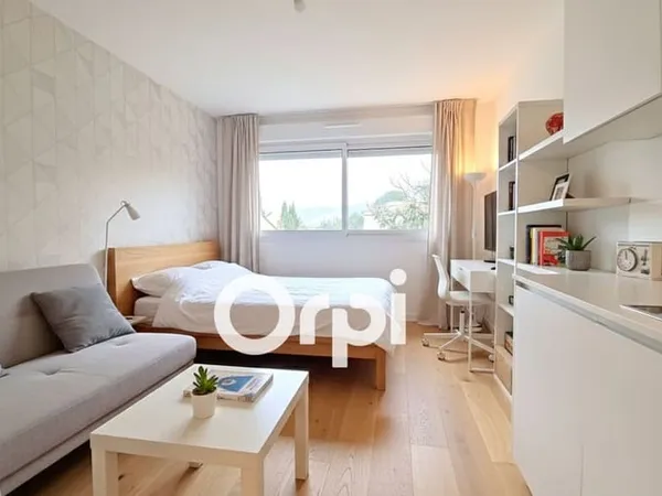 Studio 1 pièce 15 m² 