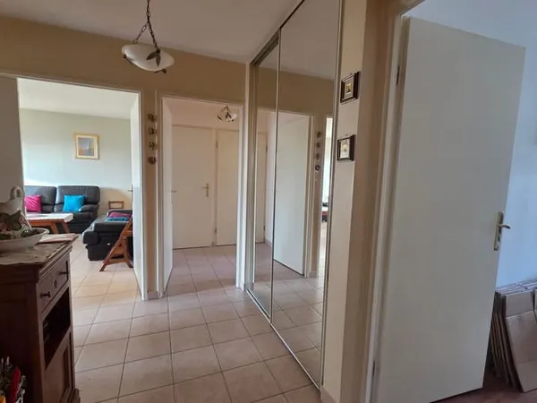 Appartement 2 pièces 77 m² 