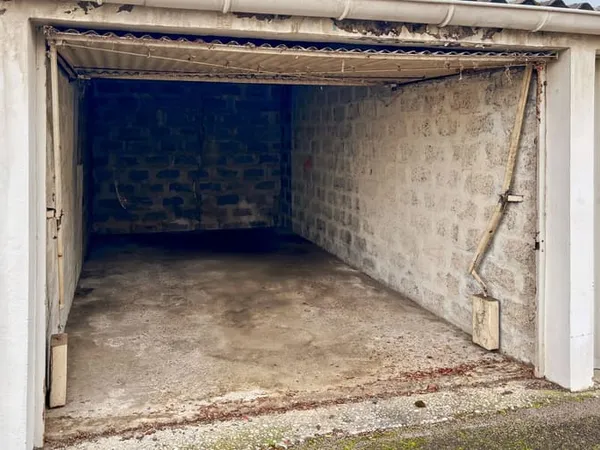 Parking/Garage 