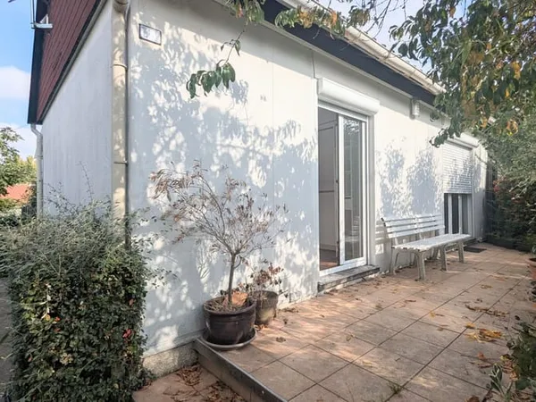 Studio 3 pièces 73 m² 