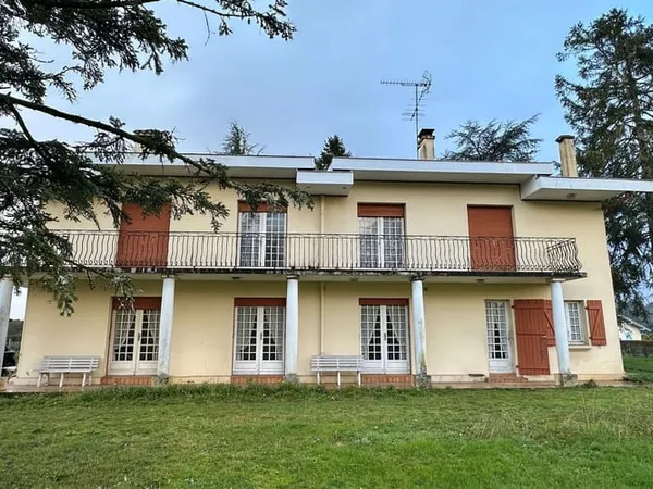 Maison 10 pièces 253 m² 