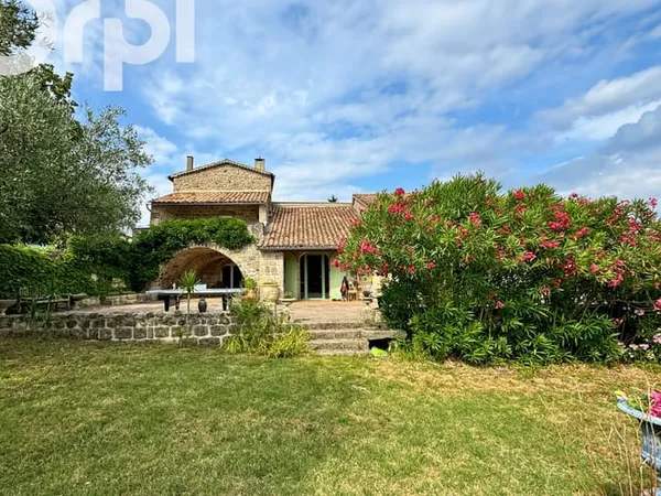 Maison 6 pièces 200 m² 