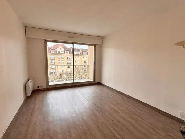 Studio 1 pièce 24 m² 