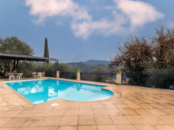Maison 8 pièces 310 m² 