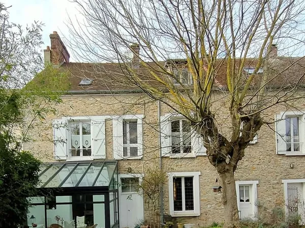 Maison 7 pièces 256 m² 