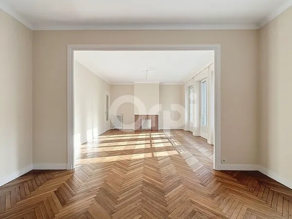 Appartement 4 pièces 138 m² 