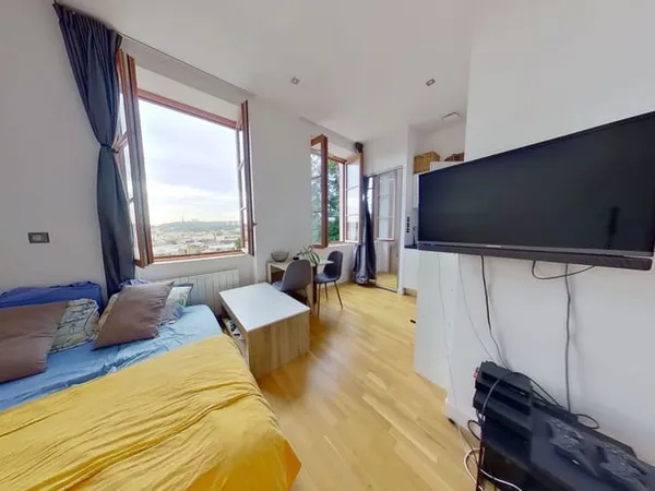 Studio 1 pièce 18 m² 