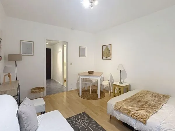 Studio 1 pièce 23 m² 