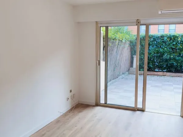 Studio 1 pièce 25 m² 