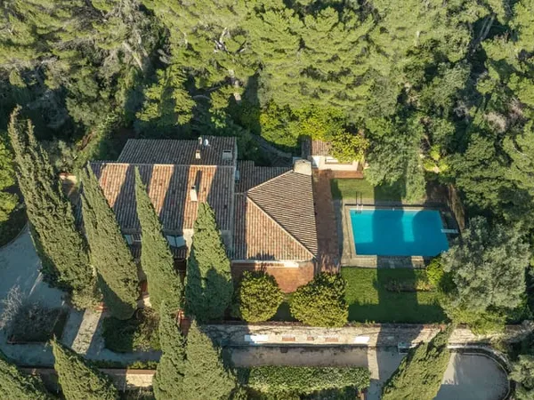 Maison 2 pièces 400 m² 