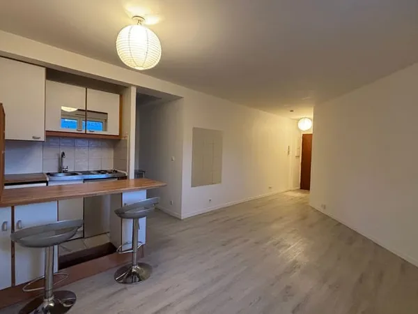 Studio 1 pièce 28 m² 