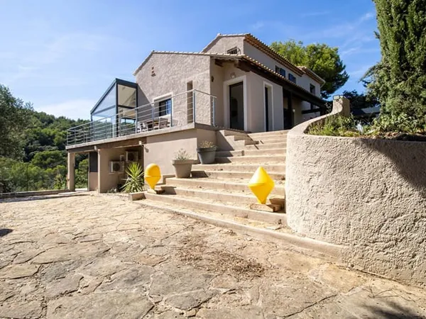 Maison 7 pièces 215 m² 