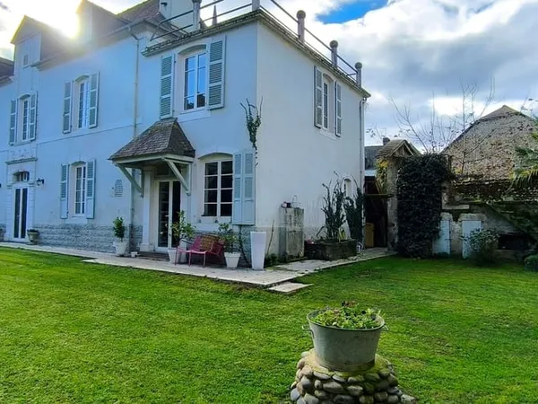 Maison 7 pièces 250 m² 