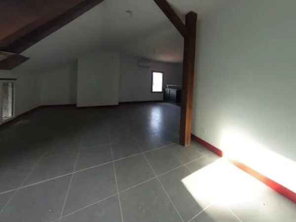 Appartement 1 pièce 55 m² 