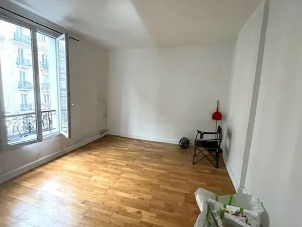 Studio 1 pièce 17 m² 