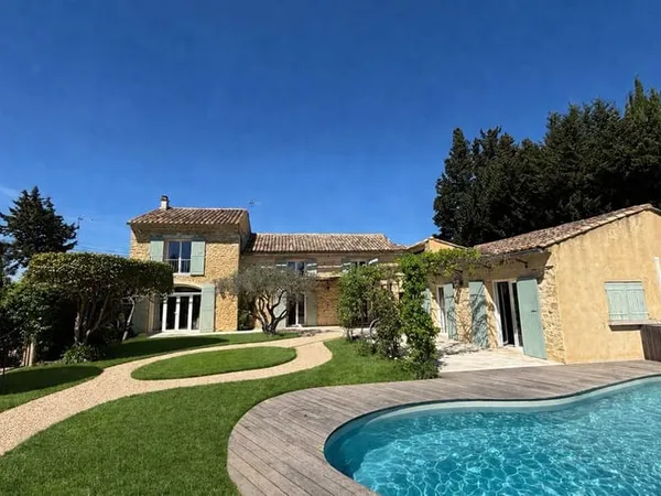 Maison 4 pièces 200 m²