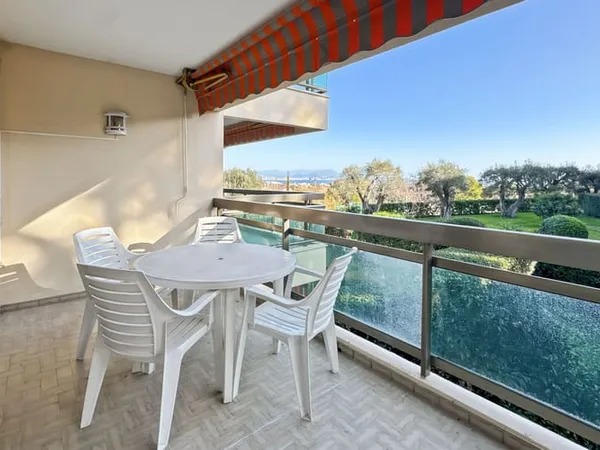 Studio 1 pièce 30 m² 