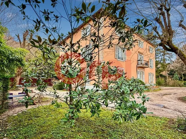 Appartement 6 pièces 169 m² 
