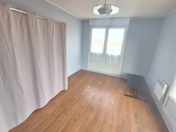 Studio 1 pièce 26 m² 