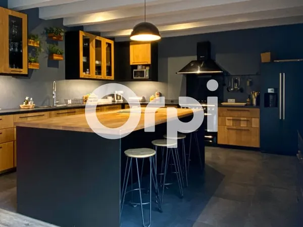 Maison 5 pièces 246 m² 