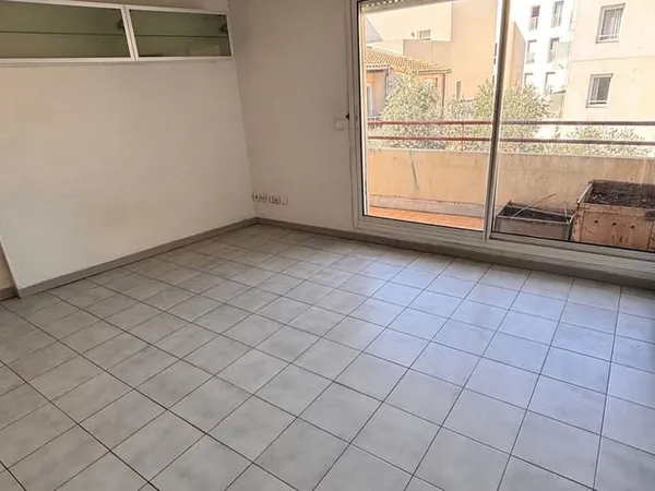 Studio 1 pièce 28 m² 