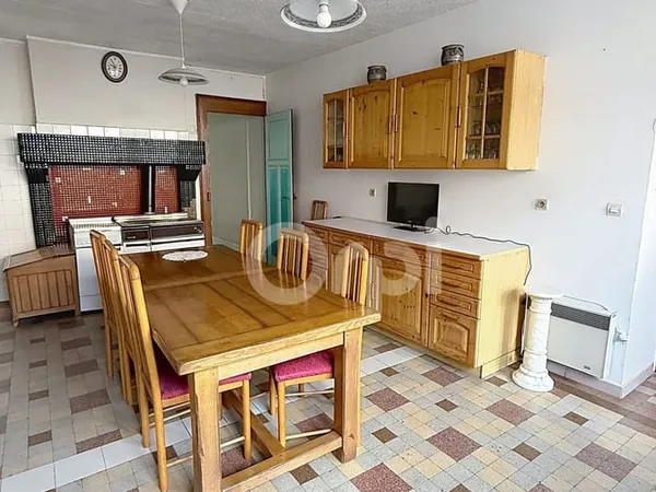 Maison 8 pièces 234 m² 