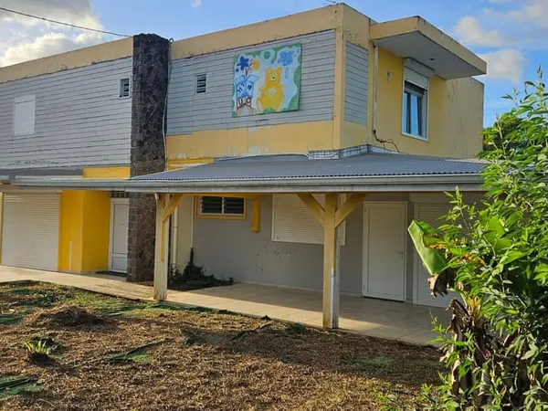 Maison 8 pièces 231 m² 