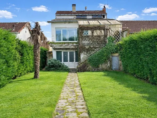 Maison 6 pièces 204 m² 