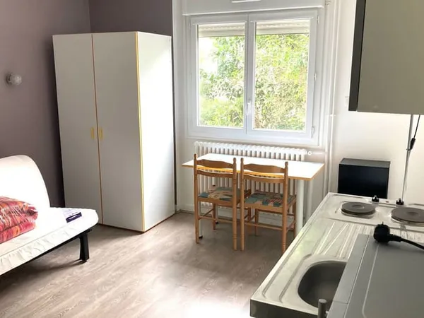 Studio 1 pièce 16 m² 