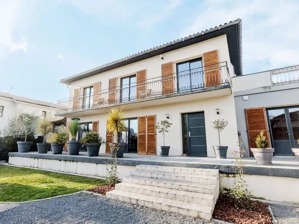 Maison 5 pièces 220 m² 