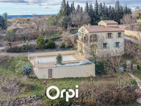 Maison 5 pièces 140 m² 