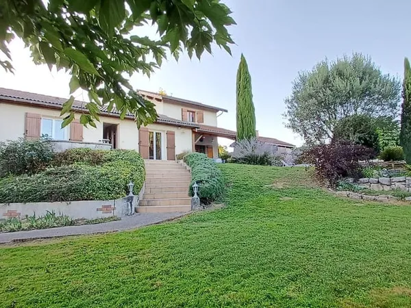 Maison 6 pièces 194 m² 