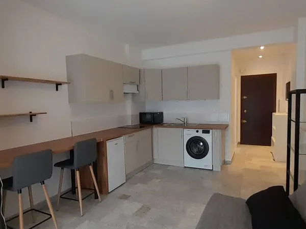 Studio 1 pièce 24 m² 