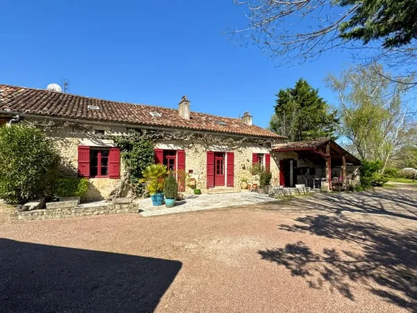 Maison 6 pièces 236 m² 