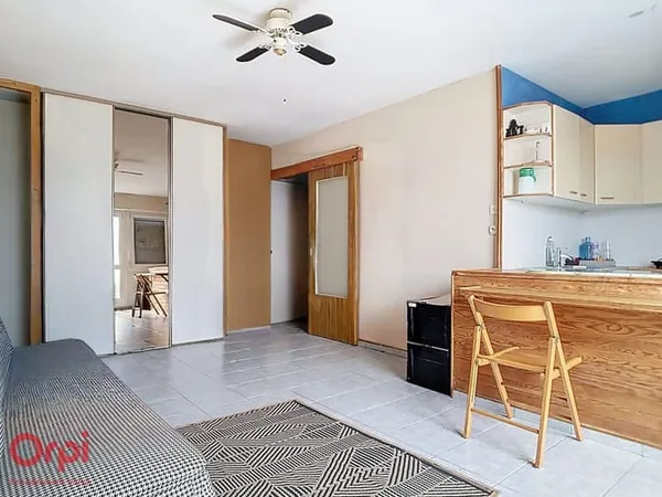 Studio 1 pièce 29 m² 